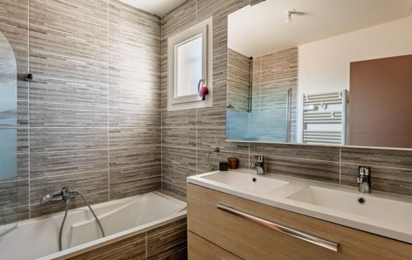 Vente Villa de charme à Bessan avec terrasse neuf Bessan