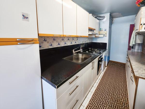 Appartement 4 pièce(s) 74.77 m2 , Balcon , cave et place de parking
