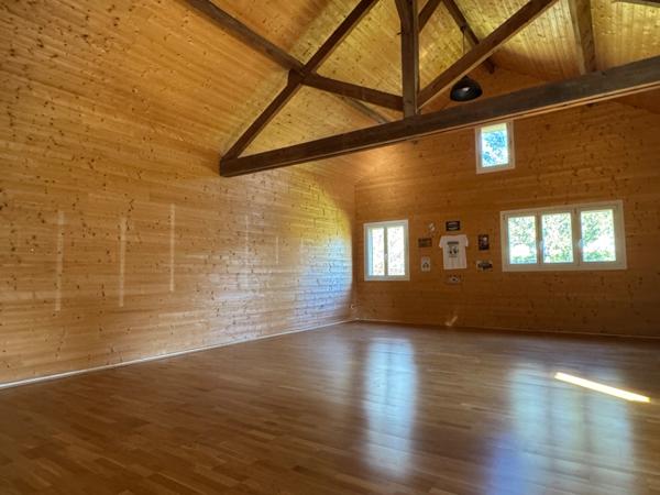 MAISON DE MAÎTRE 5 CHAMBRES, PARC ARBORÉ ET VASTES DÉPENDANCES