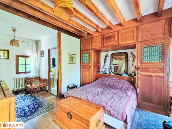 MAISON DE 200M2 ,6 pièces, sur un terrain de 4300M2