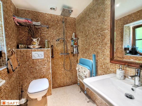 MAISON DE 200M2 ,6 pièces, sur un terrain de 4300M2