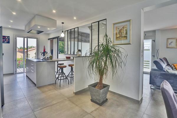 Sainte-Euphémie (01600) Maison sur 1200m2 avec vue imprenable 4 chambres