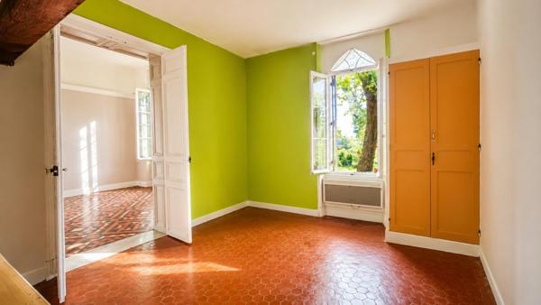 Bien atypique de caractère – Beaux volumes et environnement campagne