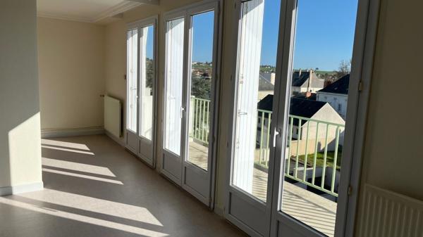 APPARTEMENT F3 DE 69 M² AU 6ème ÉTAGE AVEC TERRASSE AVENUE TREUILLE CHÂTELLERAULT Réf A.84