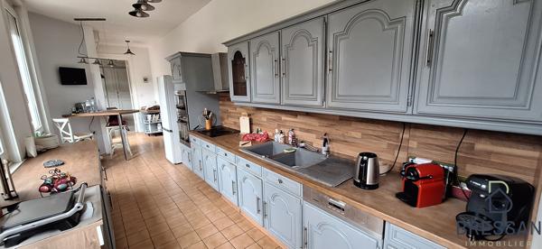 Maison 10 pièce(s) 8 chambre(s) 431 m²