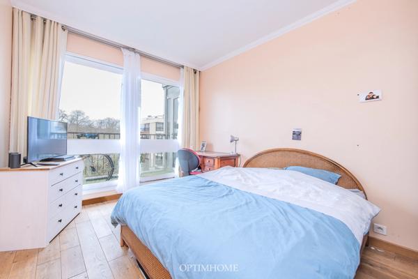 Résidence Parly 2 – Appartement 5 pièces – 108 m² – Dernier étage – Balcon & loggia – Garage box