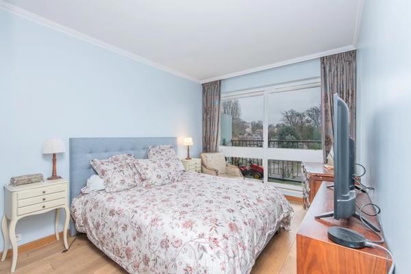 Résidence Parly 2 – Appartement 5 pièces – 108 m² – Dernier étage – Balcon & loggia – Garage box