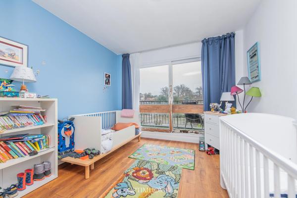 Résidence Parly 2 – Appartement 5 pièces – 108 m² – Dernier étage – Balcon & loggia – Garage box