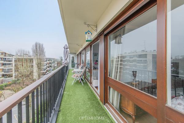 Résidence Parly 2 – Appartement 5 pièces – 108 m² – Dernier étage – Balcon & loggia – Garage box