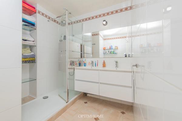 Résidence Parly 2 – Appartement 5 pièces – 108 m² – Dernier étage – Balcon & loggia – Garage box