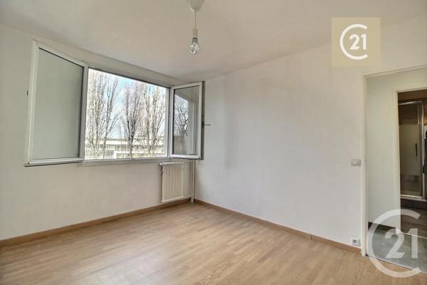 Appartement F4 à vendre  3 pièces - 70,30 m 2   LES PAVILLONS SOUS BOIS  - 93
