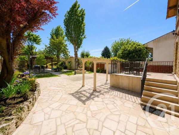 Maison à vendre  8 pièces - 151,91 m 2   LIVRY GARGAN  - 93
