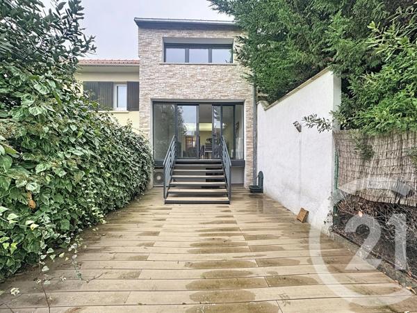Maison à vendre  8 pièces - 151,91 m 2   LIVRY GARGAN  - 93