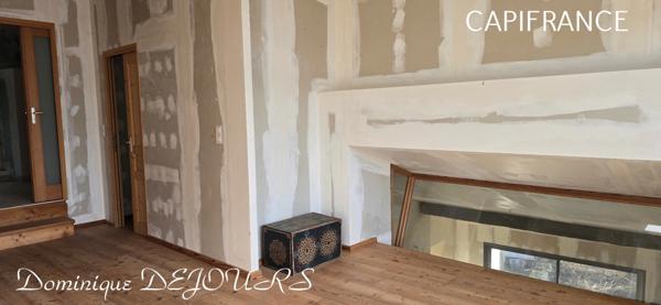 Ardèche, Maisons en pierres, bien athypique à finir de décorer selon vos envies.