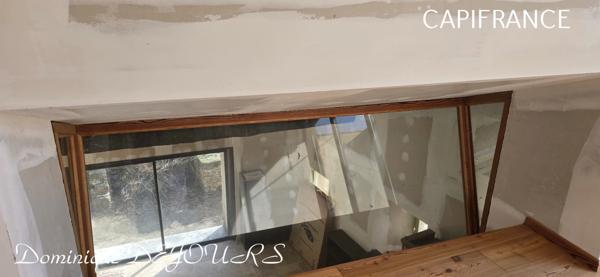 Ardèche, Maisons en pierres, bien athypique à finir de décorer selon vos envies.