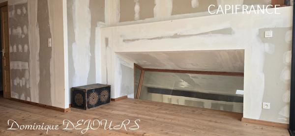 Ardèche, Maisons en pierres, bien athypique à finir de décorer selon vos envies.