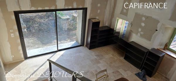 Ardèche, Maisons en pierres, bien athypique à finir de décorer selon vos envies.