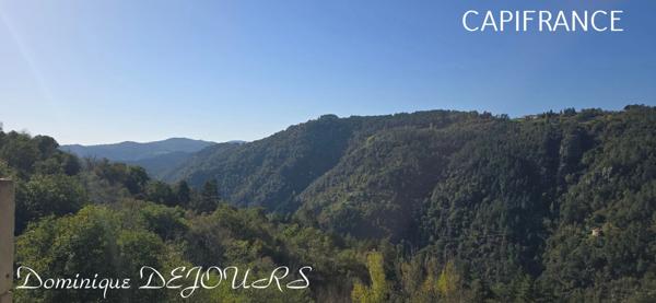 Ardèche, Maisons en pierres, bien athypique à finir de décorer selon vos envies.