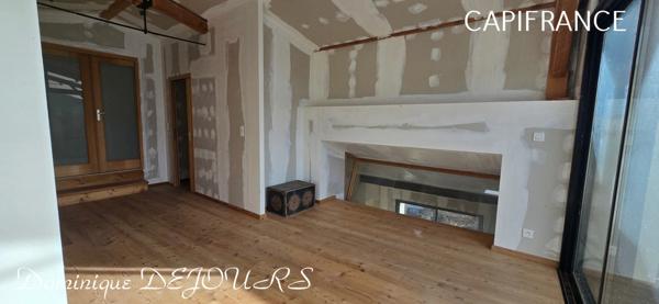 Ardèche, Maisons en pierres, bien athypique à finir de décorer selon vos envies.