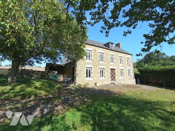 A 5 min de la ville de Condé sur Noireau , une maison ancienne au calme dans un endroit verdoya...