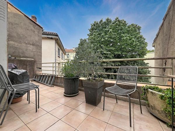 Maison de ville 6 pièces – Charme & extérieurs