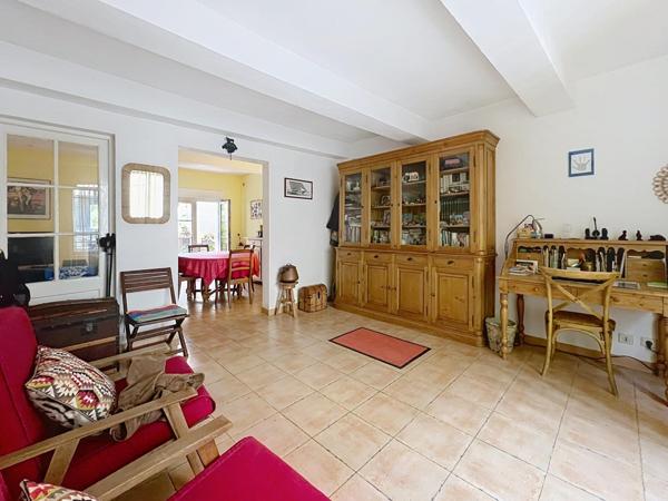 Maison de ville 6 pièces – Charme & extérieurs