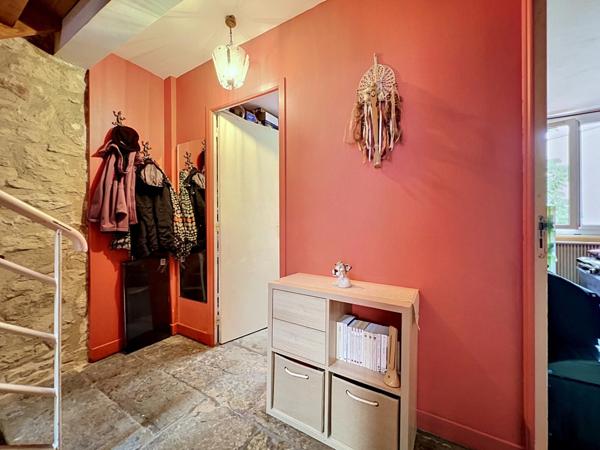 Maison de ville 6 pièces – Charme & extérieurs