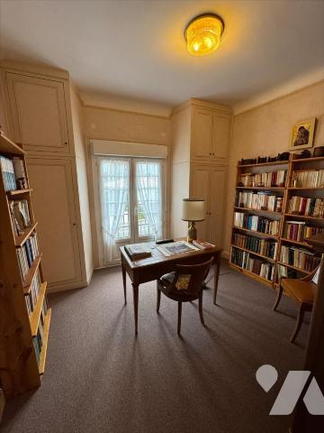 IDEALEMENT PLACEE, HABITATION DE VILLE AVEC JARDIN