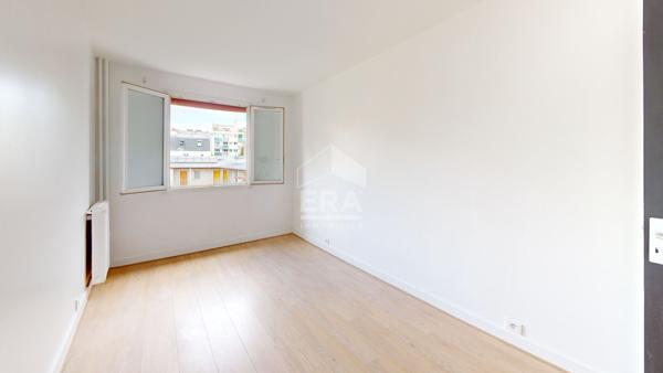 Appartement Paris 4 pièces 86 m2 avec balcon
