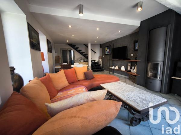 Maison de village 7 pièces de 160 m² à Saint-Étienne-les-Orgues (04230)