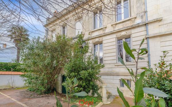 Maison à vendre    7 pièces • 235 m2 La Rochelle