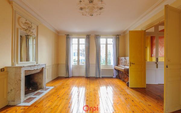 Maison à vendre    7 pièces • 235 m2 La Rochelle