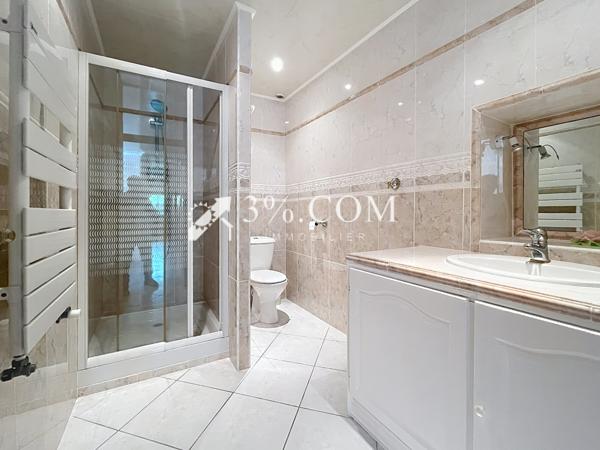 Maison 11 pièce(s) 7 chambre(s) 300.59 m²