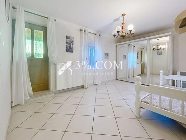 Maison 11 pièce(s) 7 chambre(s) 300.59 m²