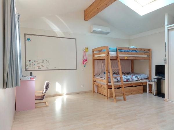 Dpt Tarn et Garonne (82), à vendre MONTAUBAN maison P5 de 178,56 m² - Terrain de 2 187,00 m² avec piscine, garage et pool house