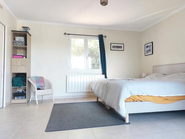 Dpt Tarn et Garonne (82), à vendre MONTAUBAN maison P5 de 178,56 m² - Terrain de 2 187,00 m² avec piscine, garage et pool house