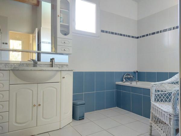 Dpt Tarn et Garonne (82), à vendre MONTAUBAN maison P5 de 178,56 m² - Terrain de 2 187,00 m² avec piscine, garage et pool house