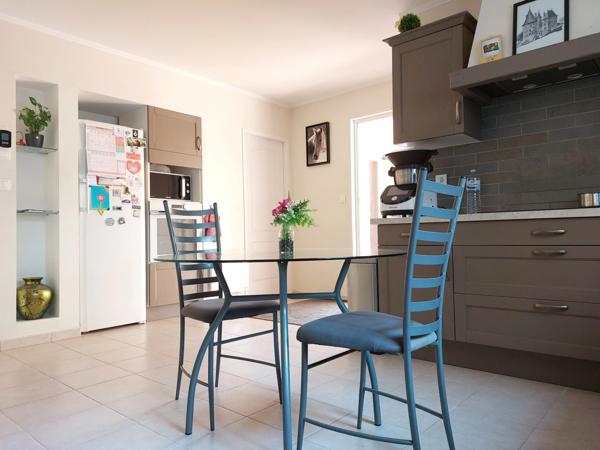 Dpt Tarn et Garonne (82), à vendre MONTAUBAN maison P5 de 178,56 m² - Terrain de 2 187,00 m² avec piscine, garage et pool house