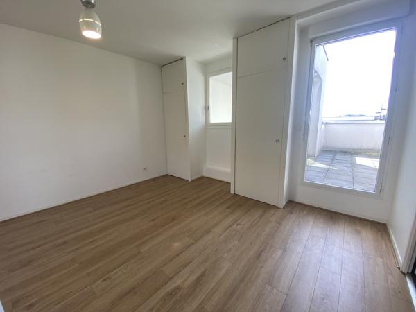 Maison atypique en plein centre de Roubaix, 4 chambres, 2 garages