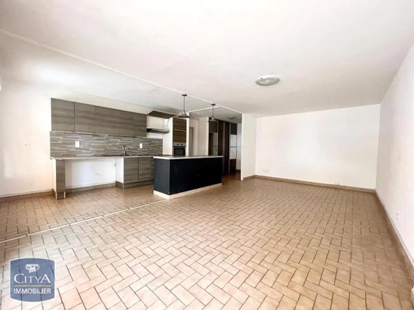 Appartement à louer 3 pièces 76.5m² Nîmes (30000)