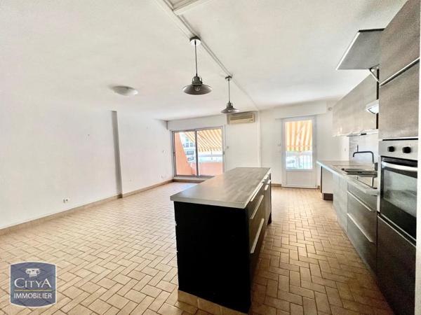 Appartement à louer 3 pièces 76.5m² Nîmes (30000)