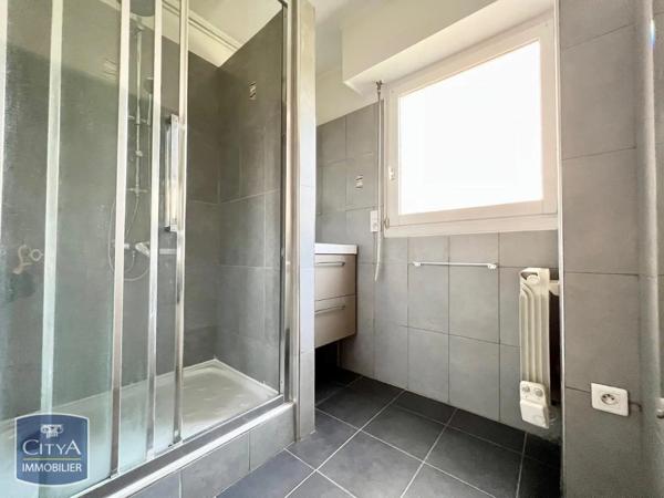 Appartement à louer 3 pièces 76.5m² Nîmes (30000)