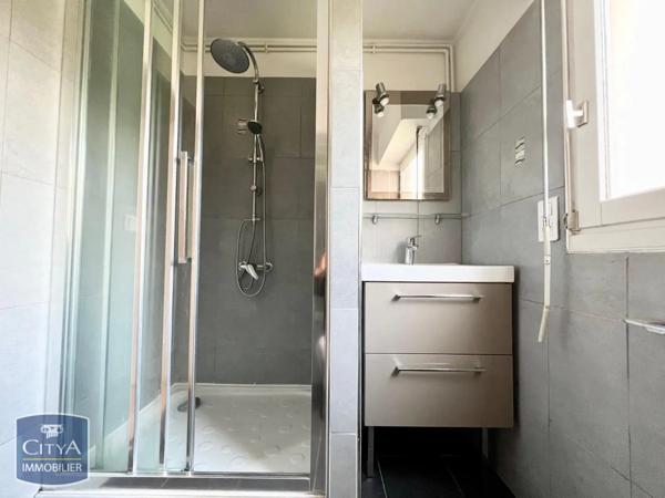 Appartement à louer 3 pièces 76.5m² Nîmes (30000)