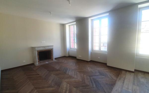 Appartement à vendre    3 pièces • 53,30 m2 Brie-Comte-Robert