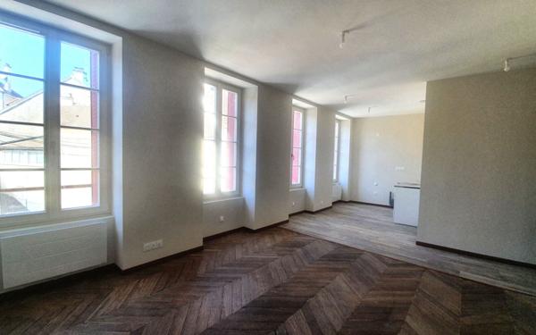Appartement à vendre    3 pièces • 53,30 m2 Brie-Comte-Robert