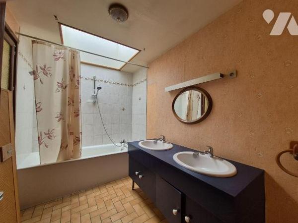 Maison à Vendre à Armentières (59280) en Nord (59)

IDEAL POUR UNE FAMILLE OU 1ERE ACQUISITIO...