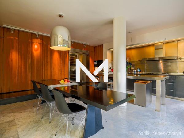 Villa de Standing avec Vue Panoramique et Piscine | Premium Immobilier