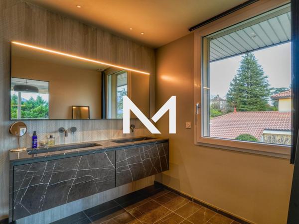 Villa de Standing avec Vue Panoramique et Piscine | Premium Immobilier