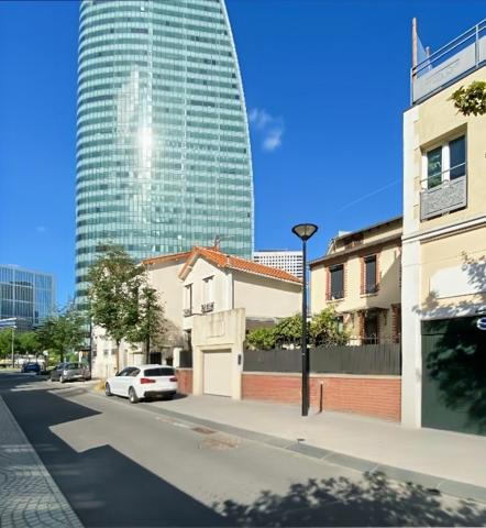 92 COURBEVOIE – FAUBOURG DE L’ARCHE – MAISON 4 PIÈCES – 3 CHAMBRES – JARDIN PLEIN SUD – GARAGE –