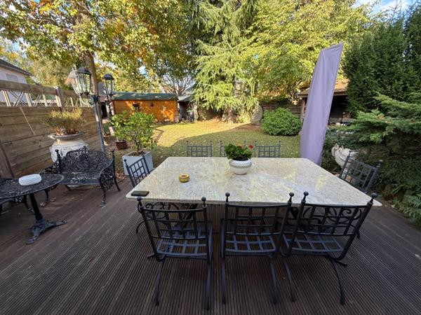 Rare sur le secteur : grande maison avec dépendances sur 1300 m² de terrain